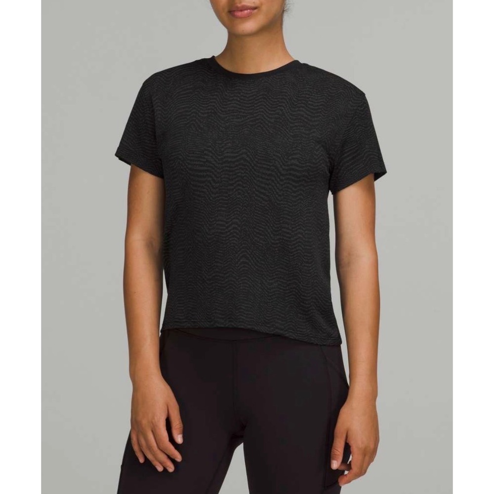 Lululemon Train To Be Seamless Short Sleeve Shirt Top 6/8 Black Grey Athletic